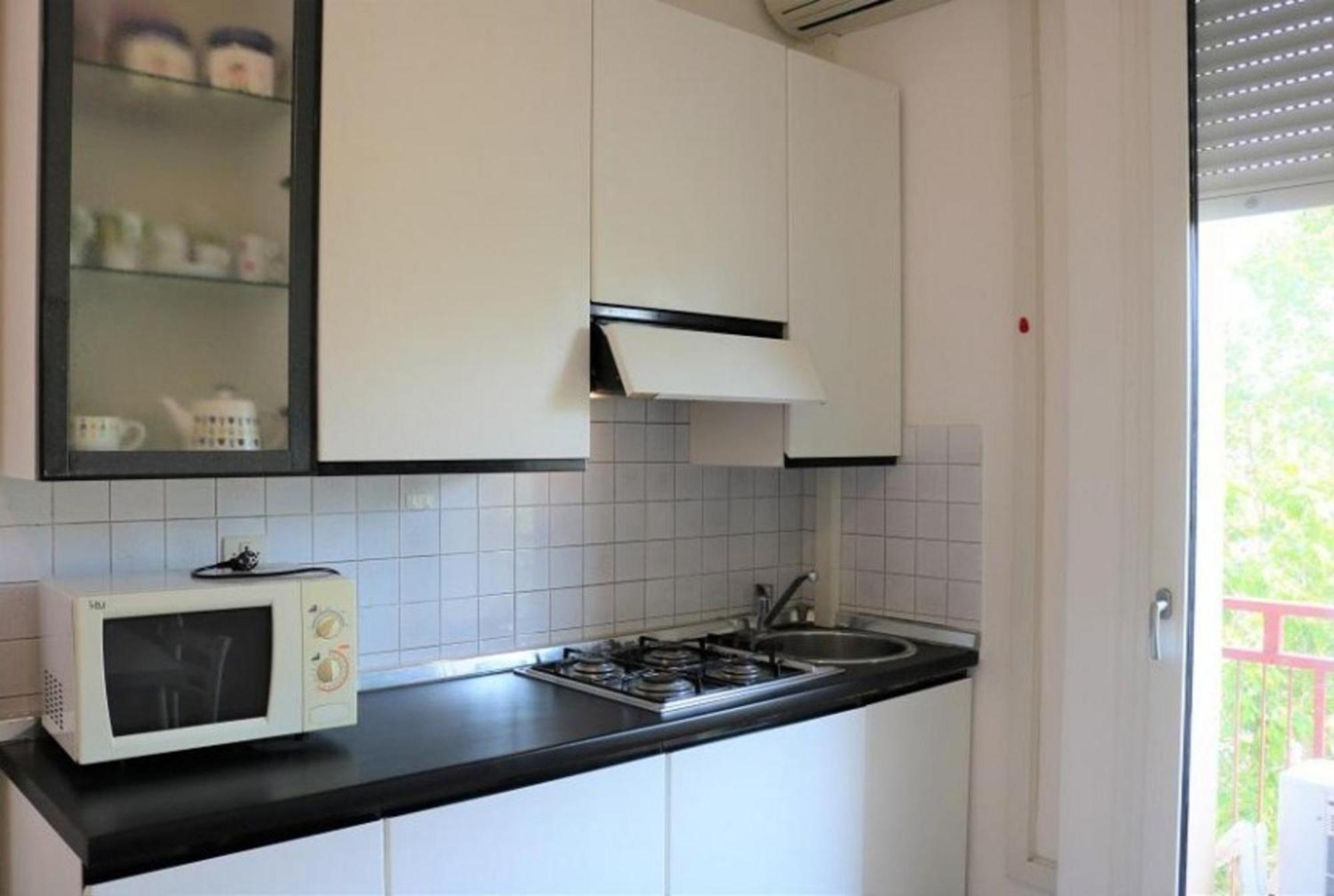 Lovely Bright Flat Few Steps Away From The Appartamento *
